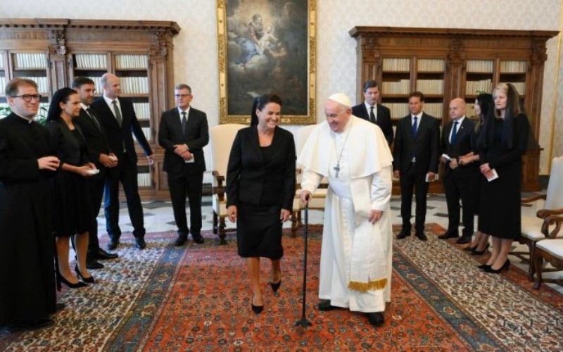 Папата Фрањо се сретна со претседателката на Унгарија
