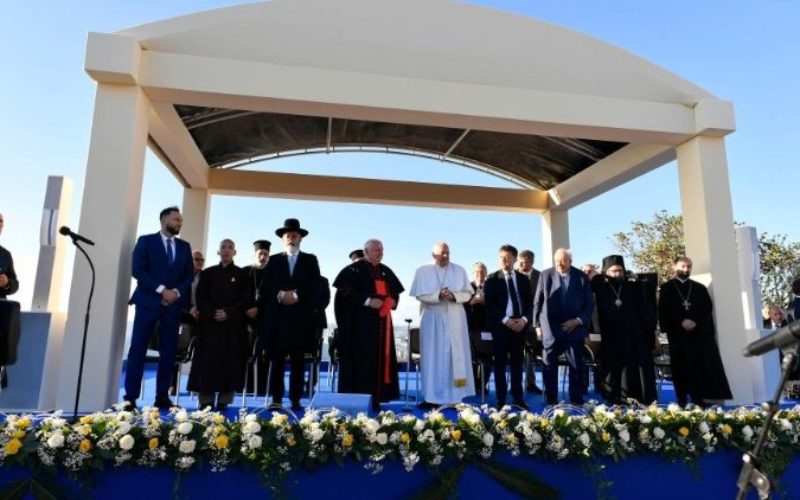 Папата: Медитеранот, раскрсница на братството и рамнодушноста