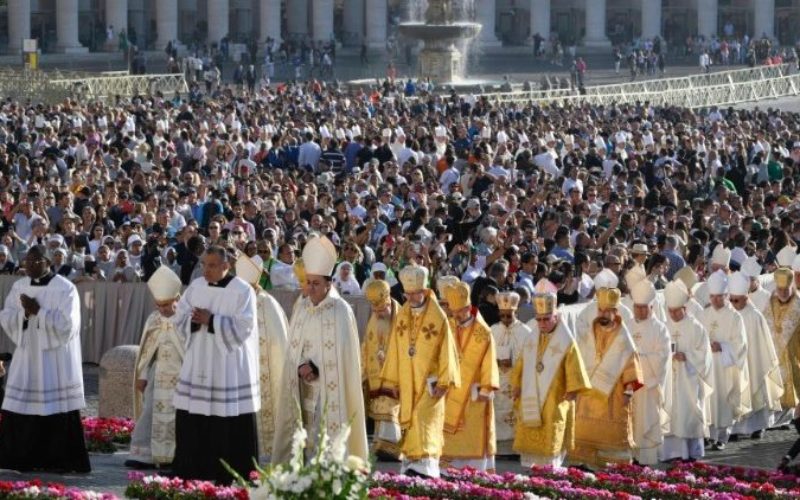 Папата на светата Литургија за почеток на Синодата: Да одиме со Светиот Дух