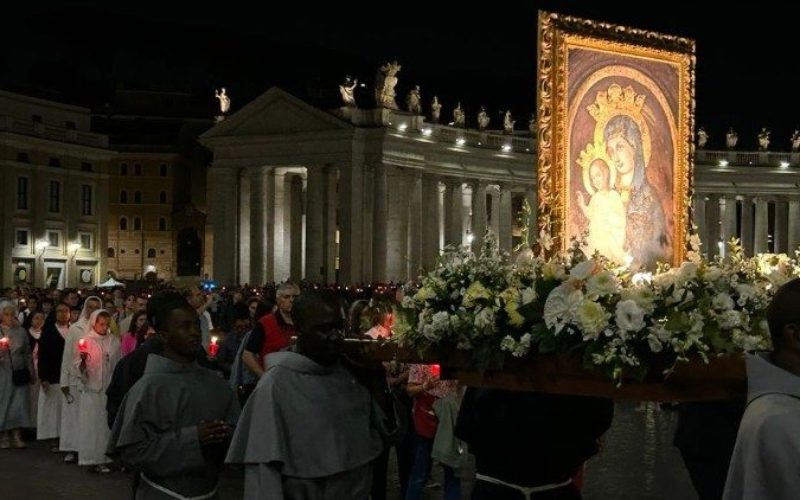 Папата повика на молитви за мир во светот и за Синодата, која е во тек