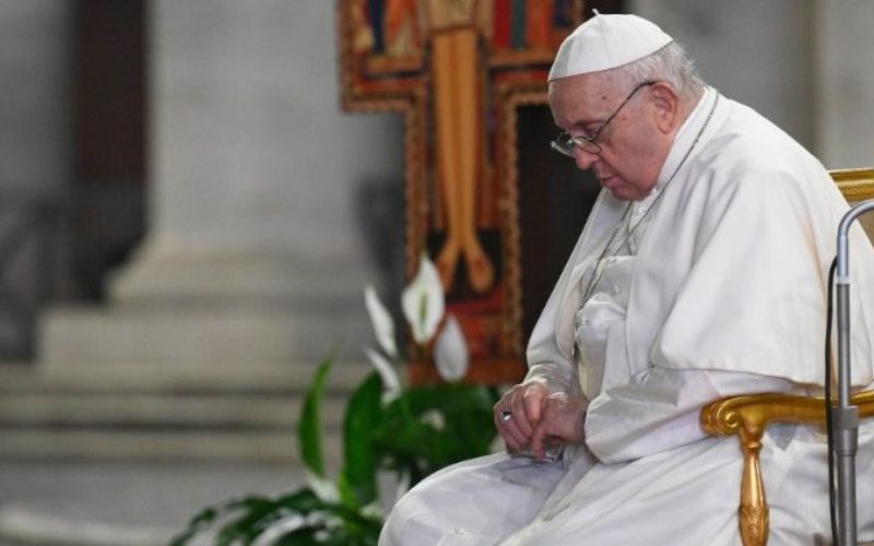 Папата: Не смееме да се навикнеме на војни, на овие ужаси против Бога и луѓето