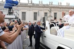 Папата апелира за ослободување на заложниците и влез на хуманитарна помош во Газа