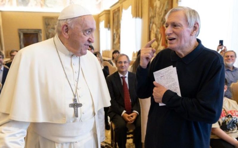 Папата до жените кои ја напуштија мафијата: Ви благодараме на храброста, продолжете да се борите