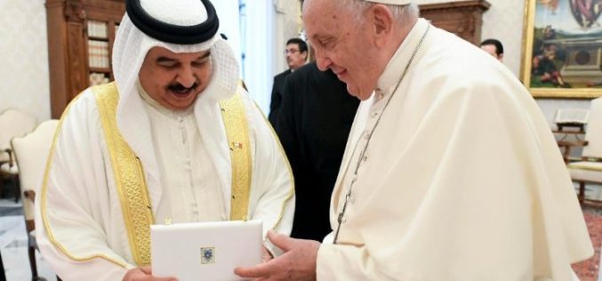 Папата Фрањо во аудиенција го прими поглаварот на Кралството Бахреин