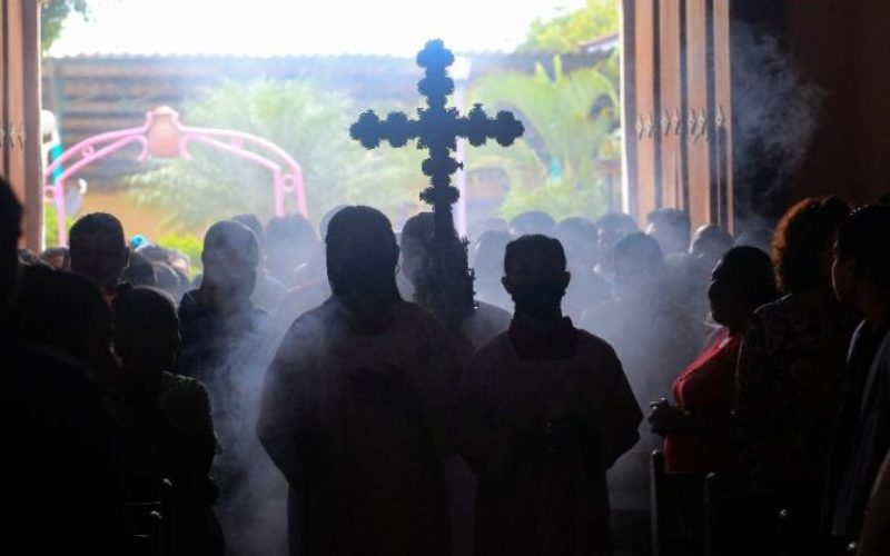 Светиот Престол прими 12 свештеници од Никарагва кои се ослободени од затвор