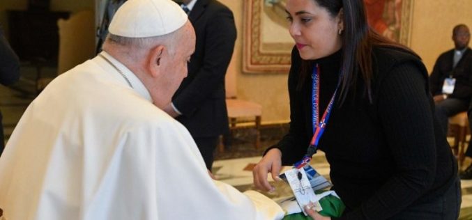 Папата Фрањо: Чудата произлегуваат од разликите, а не од униформноста