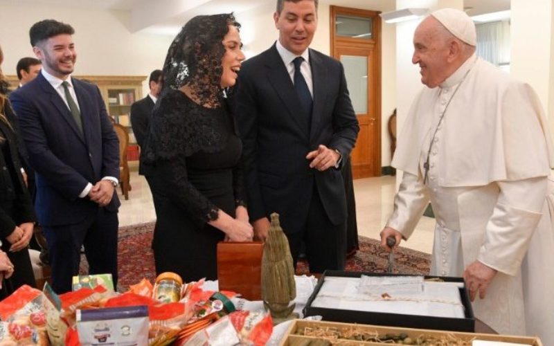 Папата Фрањо во аудиенција го прими претседателот на Парагвај