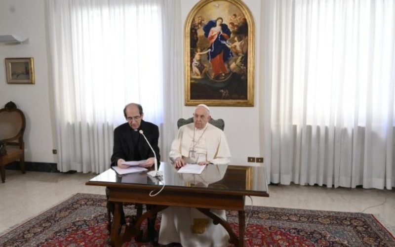 Папата: Прекршувањето на примирјето во Газа значи смрт
