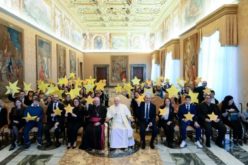 Папата: Загубата на детски животи нека ги допре срцата на оние кои можат да ја запрат војната