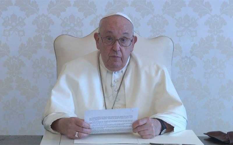 Во пораката за Светскиот ден на мирот Папата предупредува на ризиците од вештачката интелигенција за мирот