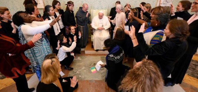 Папата: Бидете мајки во свет кој е глув за оние кои страдаат