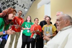 Папата Фрањо до младите: Христос е лозинката за радосен живот