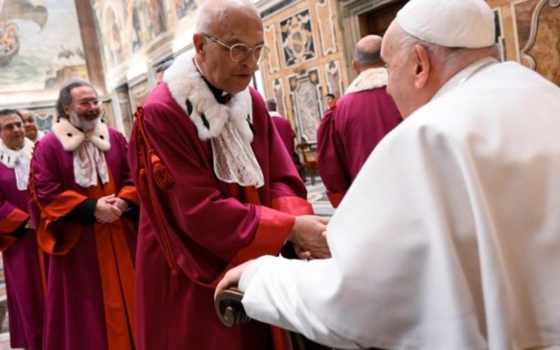 Папата: Без строгост и предрасуди во случаите на ништовност