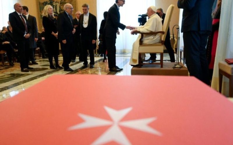 Папата Фрањо во аудиенција ги прими членовите на Малтешкиот ред