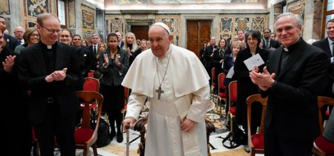 Папата се сретна претставниците на Универзитетот Нотр Дам
