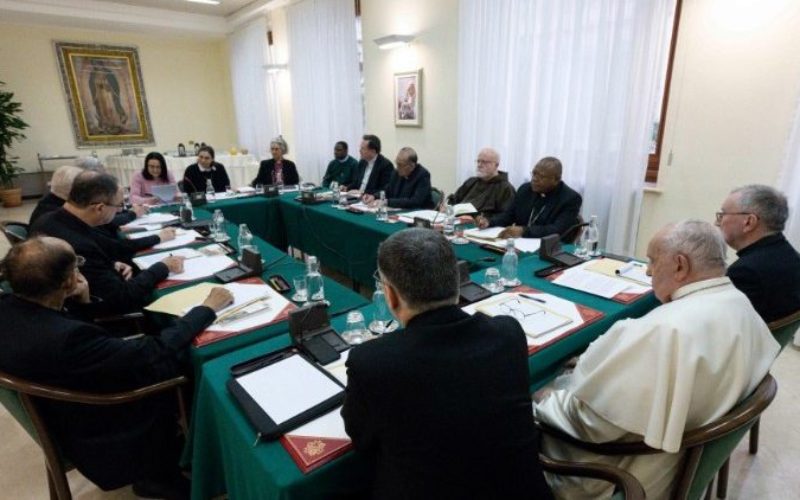 Папата Фрањо претседава со состанокот на Кардиналскиот совет