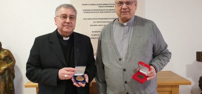 Бискупот Стојанов го прими отец Брајан Холодејчук