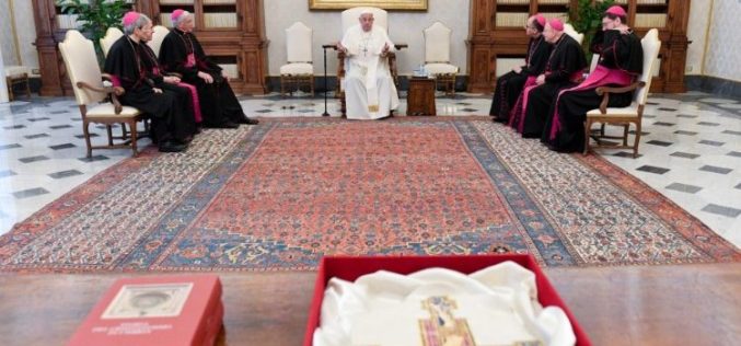 Папата се сретна со бискупите од италијанскиот регион Умбрија