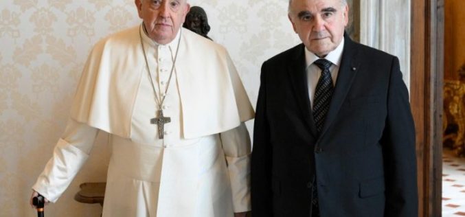 Папата Фрањо се сретна со претседателот на Малта Вела
