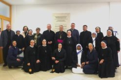 Бискупот Стојанов ги прими посветените лица и свештениците од градот Скопје