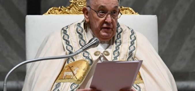 Воскресно бдение со Папата: Со Исус ниту еден гроб нема да ја потисне радоста на животот