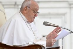 Папата: Силата нè принудува да реагираме и да кажеме решително „не“ на секое зло