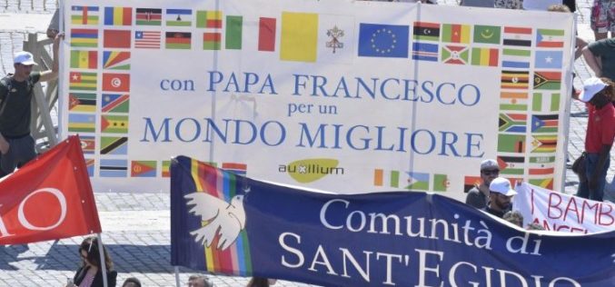 Папата Фрањо до децата: Ве чекам во Рим, да молиме за оние кои страдаат поради војните