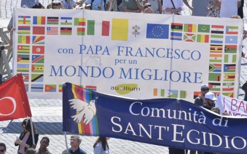 Папата Фрањо до децата: Ве чекам во Рим, да молиме за оние кои страдаат поради војните