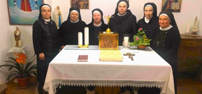 Епископот Стојанов служеше Света Литргија по повод 135 години од основањето на Сестрите Евхаристинки