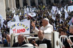 Папата до Kатоличка акција: Ширeте ја „културата на прегратки“