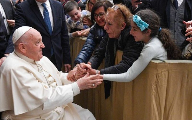 Папата: Постарите луѓе се богатство за новите генерации; не смееме да ги оставиме сами