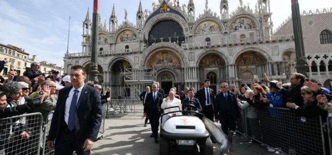 Папата: Венеција, земја која ги прави луѓето браќа