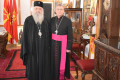 По повод празникот Воскресение Христово бискупот Стојанов упати честитка до Архиепископот г.г. Стефан