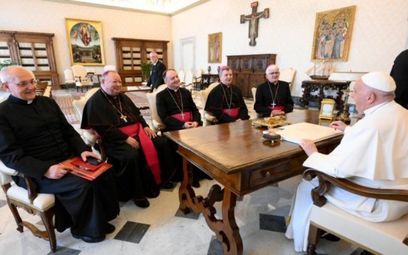Бискупите на Бискупската конференција на Босна и Херцеговина се сретнаа со папата Фрањо, во склоп на посетата „ad limina Apostolorum”