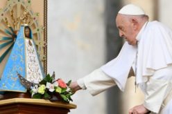 Папата: Молете Света Бројаница за застапништво на Пресвета Богородица за мир во светот