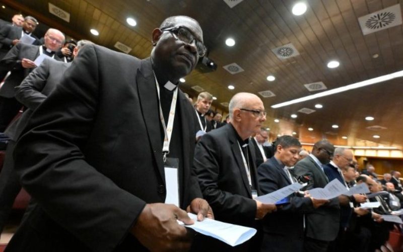 Папата упати писмо до паросите во целиот свет