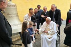 Папата ја благослови камбаната „Гласот на неродените“