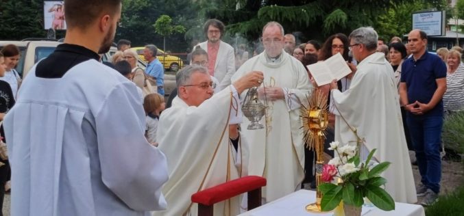 Скопје: Прославен празникот на Пресветата Евхаристија – Пресвето Тело и Крв Христови