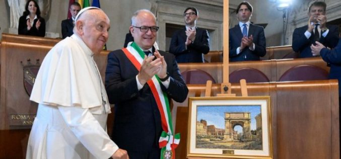 Папата: Рим е универзален град, јубилејот нека ги подобри пристојноста и услугите и нека ја приближи периферијата