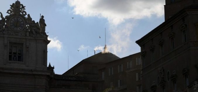 Хабемус Папам: Бел чад од оџакот на Систинската капела