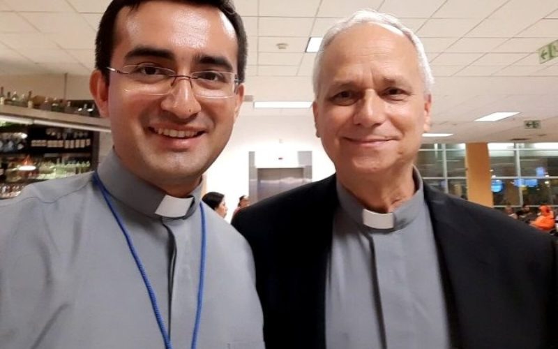 Папата именува свој личен секретар