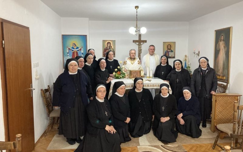 Со света Литургија завршија духовните вежби за сестрите Евхаристинки