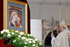 Царице небесна: „Не можеме да ги заборавиме оние што страдаат поради војната“