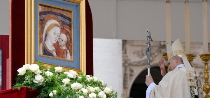 Царице небесна: „Не можеме да ги заборавиме оние што страдаат поради војната“