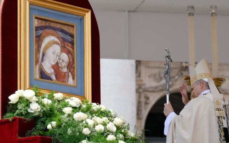 Царице небесна: „Не можеме да ги заборавиме оние што страдаат поради војната“