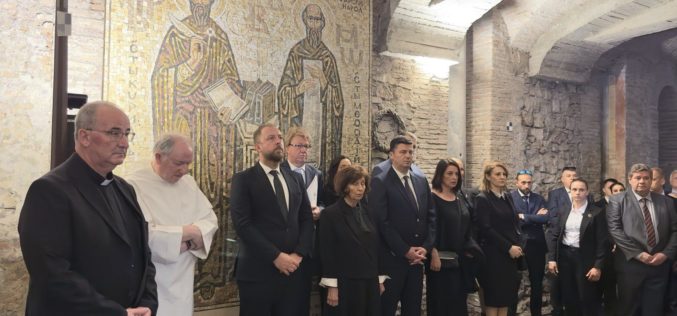 Молебен во чест на Свети Кирил Солунски во базиликата „Свети Климент“ во Рим