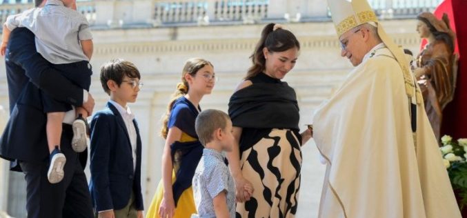 Папа Лав XIV: Семејството е сила на единство во поделените општества