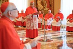 Папата ќе одржи конзисториум за канонизација на осум блаженици