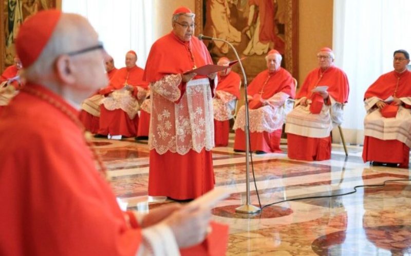 Папата ќе одржи конзисториум за канонизација на осум блаженици