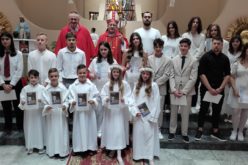 Прва Причест и Миропомазание во Скопската катедралата: Епископот Стојанов повика на живот во вера